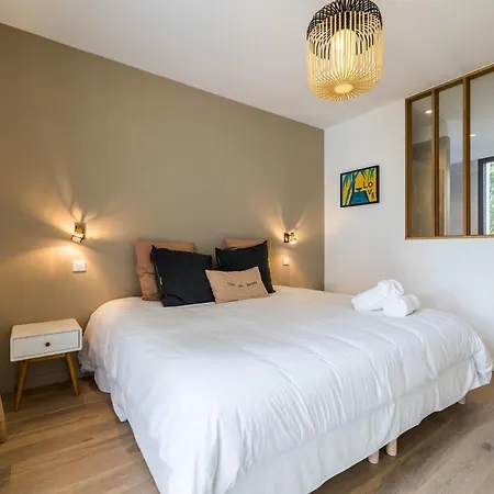 Villa Spring Keyweek - Contemporary With Pool In The Hea *