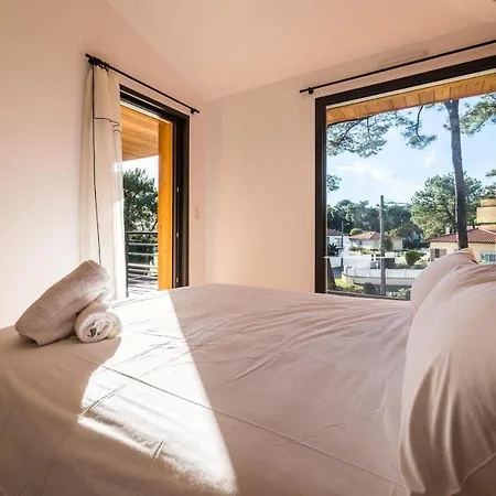 Villa Spring Keyweek - Contemporary With Pool In The Hea