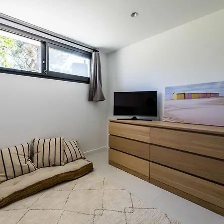 Spring Keyweek - Contemporary With Pool In The Hea 빌라 *