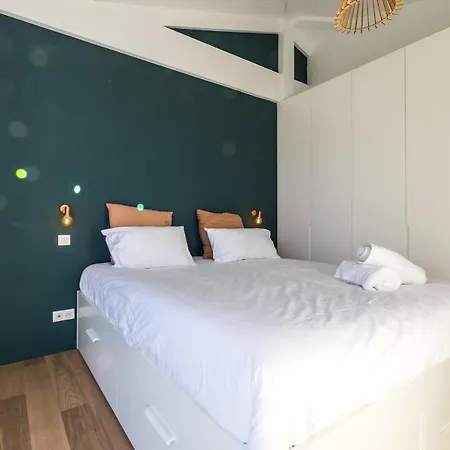 Villa Spring Keyweek - Contemporary With Pool In The Hea