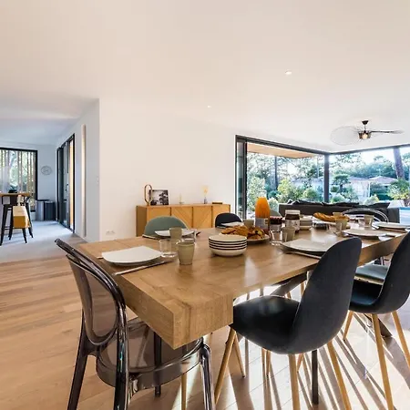 Spring Keyweek - Contemporary With Pool In The Hea Anglet