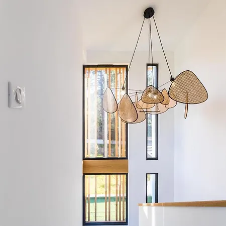 Spring Keyweek - Contemporary With Pool In The Hea