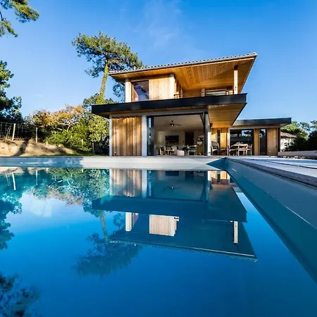 Spring Keyweek - Contemporary With Pool In The Hea