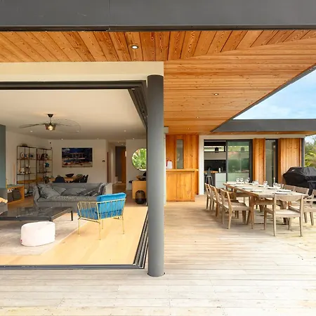 Spring Keyweek - Contemporary With Pool In The Hea *