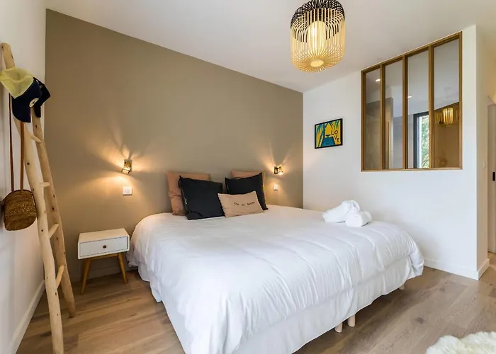 Villa Spring Keyweek - Contemporary With Pool In The Hea *