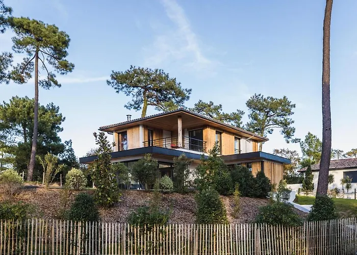 Spring Keyweek - Contemporary With Pool In The Hea *