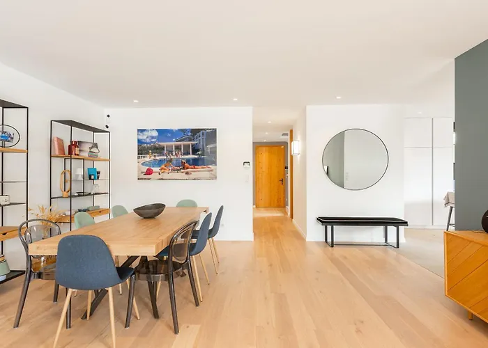 Villa Spring Keyweek - Contemporary With Pool In The Hea