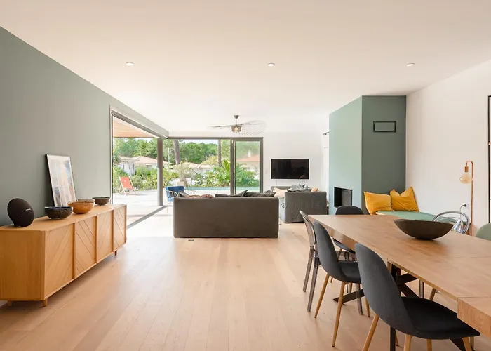 Spring Keyweek - Contemporary With Pool In The Hea Villa *