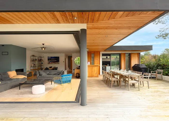 Spring Keyweek - Contemporary With Pool In The Hea *